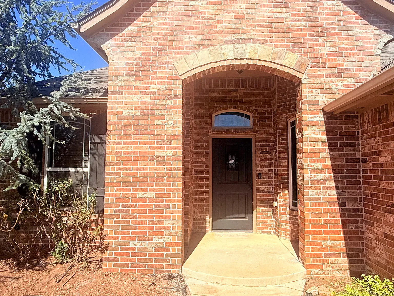 3 bed, 1761 sqft, $2,000 — Photo 3