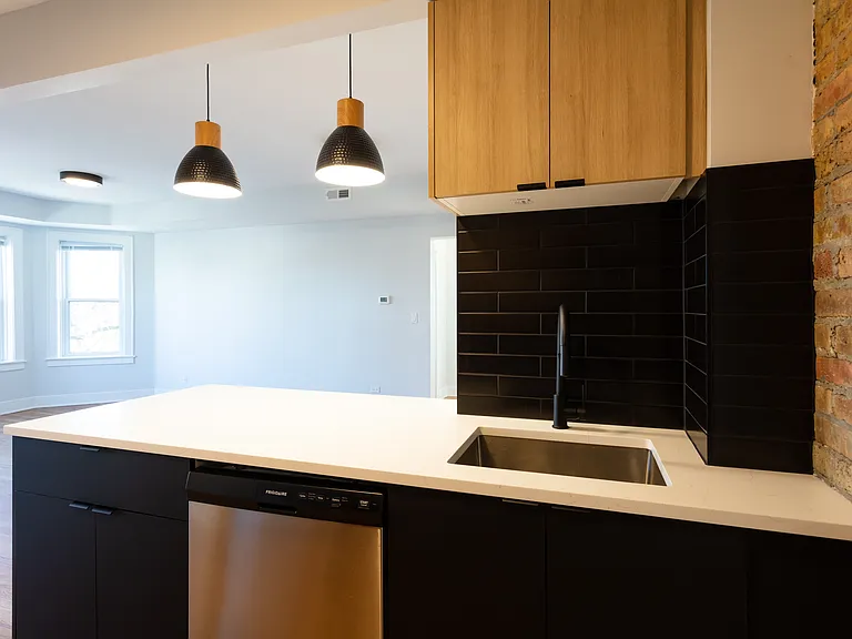 4122 N Keeler Ave #1E — Photo 3
