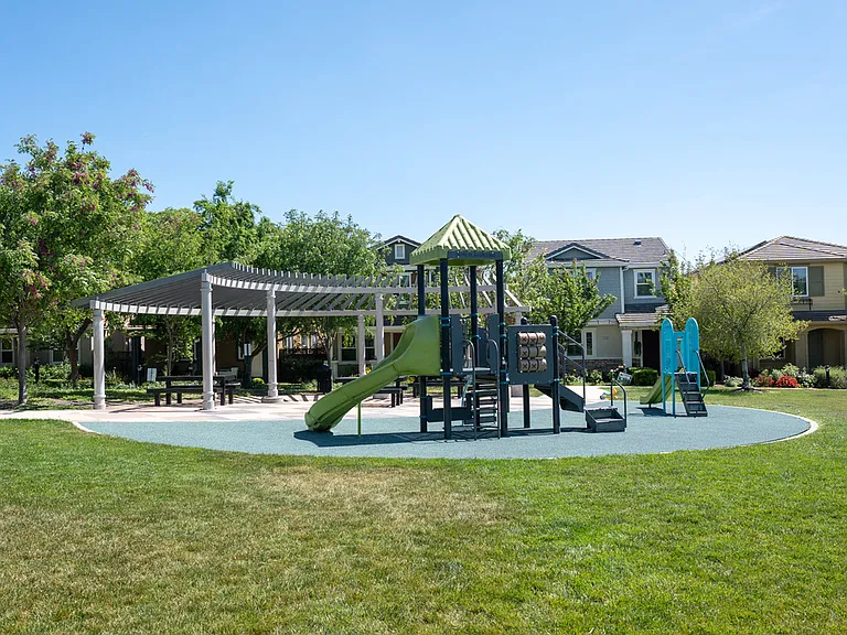 2178 Panorama Ct — Photo 4