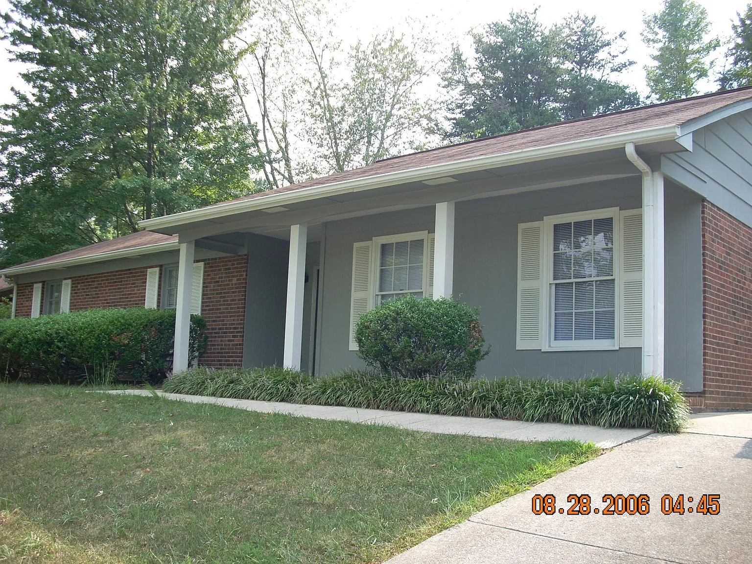 3 bed, 1566 sqft, $1,975 — Photo 1