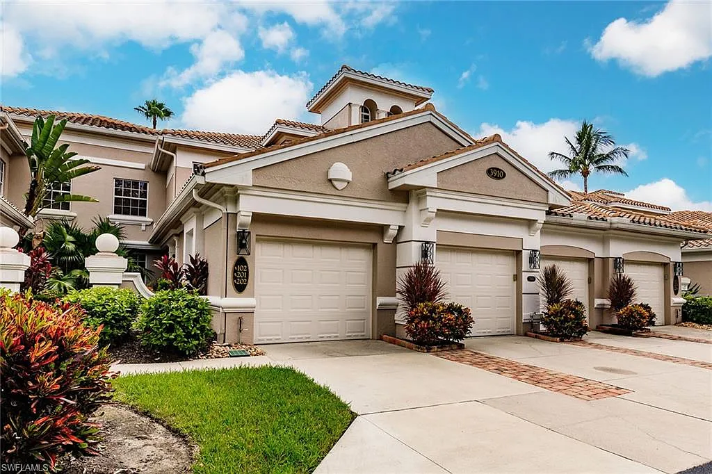 3 bed, 2.0 bath, 1957 sqft, $7,500 — Photo 1