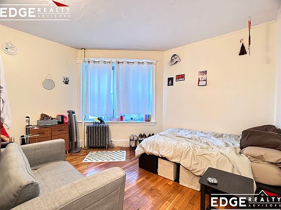5th image of 62 Egmont St APT 1