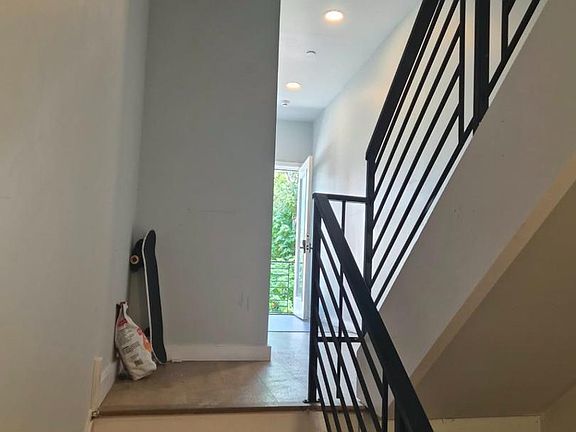 3rd image of 648 N 38th St