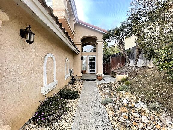 2nd image of 9786 Avenida Ricardo