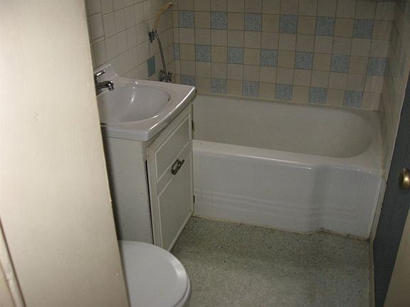 5th image of 1222 Grant Ave