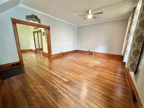 5th image of 527 Wagner St