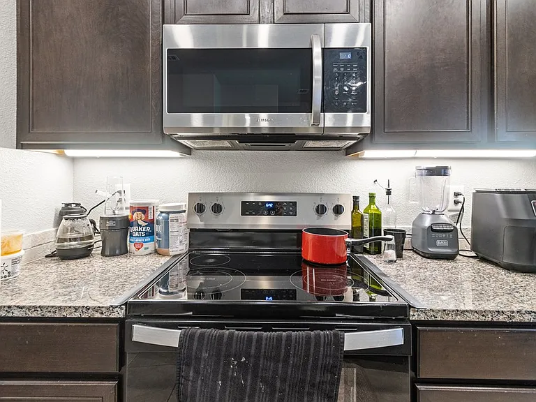 9407 Ratliff Ridge Ave — Photo 6