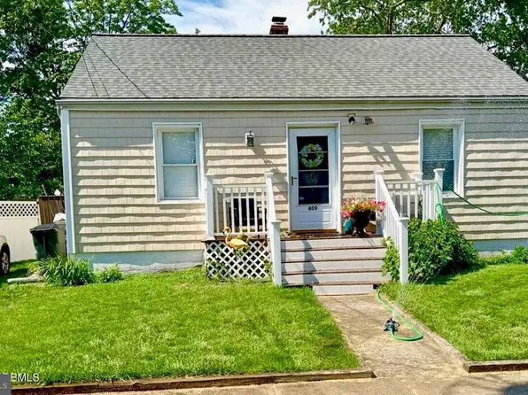 409 Poplar St, Lakehurst, NJ 08733