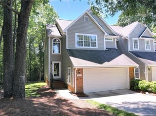9042 Saint Thomas Ln, Charlotte, NC 28277
