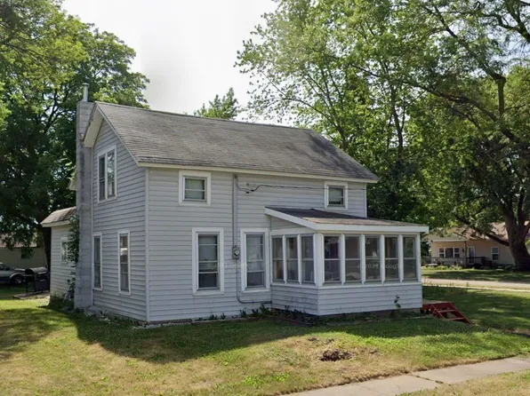 955 5th St, Jesup, IA 50648