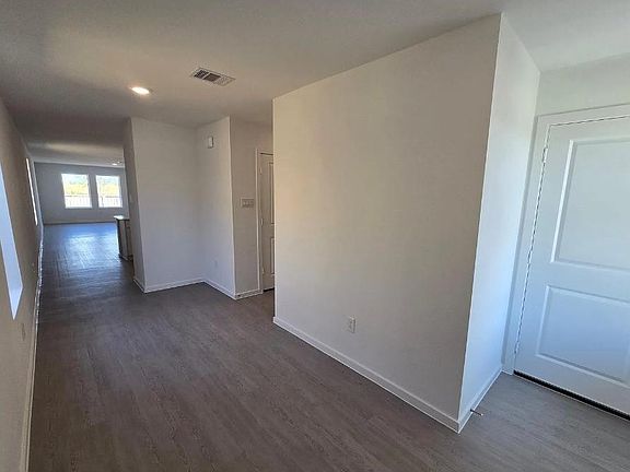 4th image of 430 Southern Magnolia Way