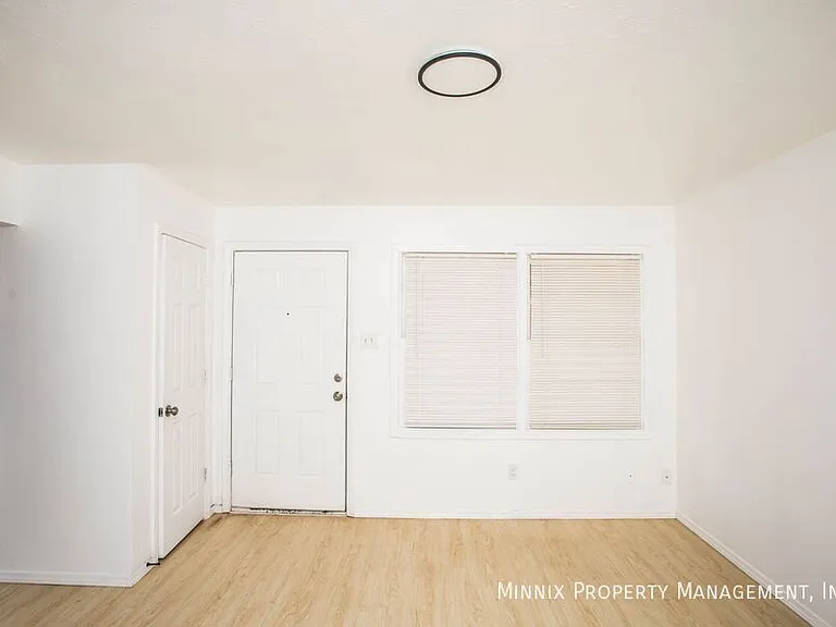 5005 Avenue W #3 — Photo 17