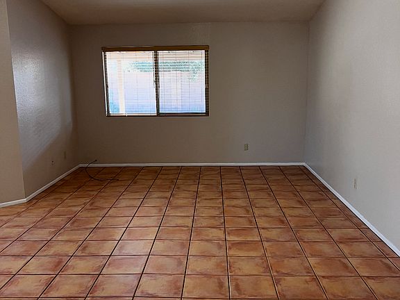 2nd image of 1441 W Canyon Shadows Ln