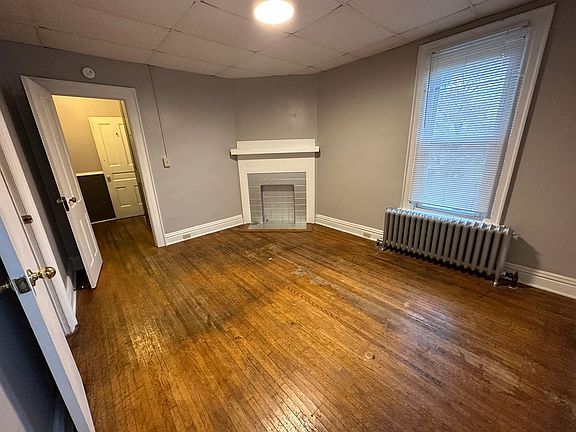 2nd image of 324 W 8th St APT 3