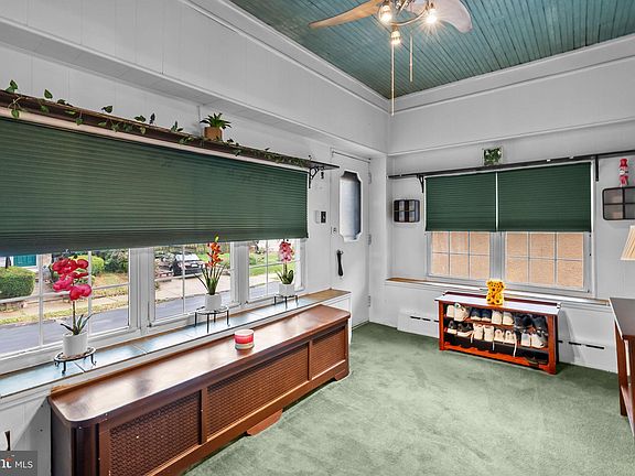 4th image of 7010 Glenloch St