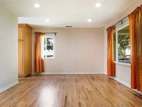 4th image of 4122 W 183rd St