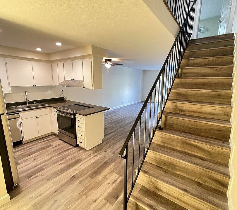 1st image of 946 Tamarack Ln Unit 5