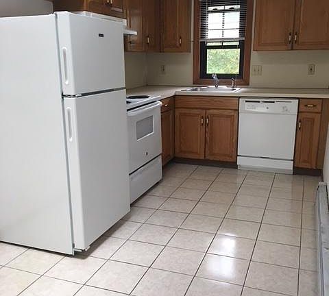 2nd image of 401 Whitney Ave APT 14