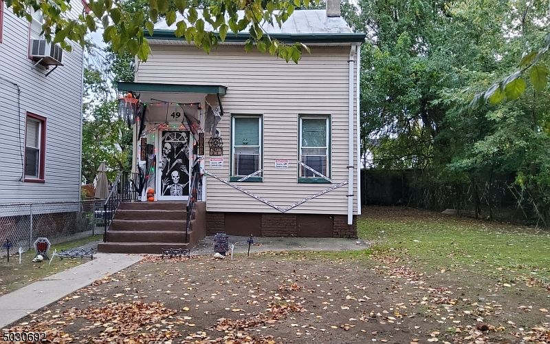2nd image of 49 Bergen St