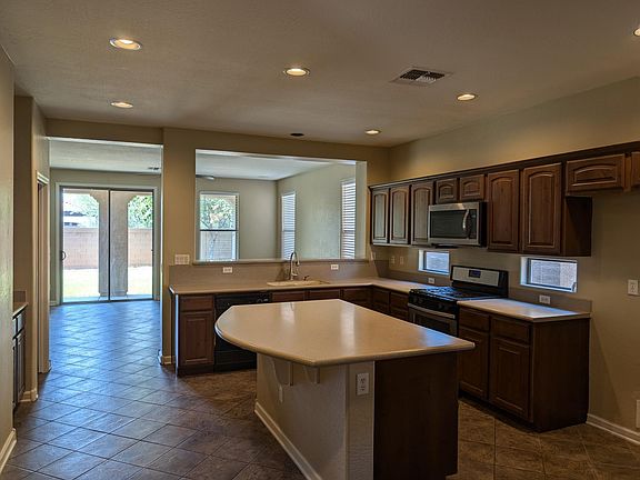 3rd image of 22353 E Creekside Ct
