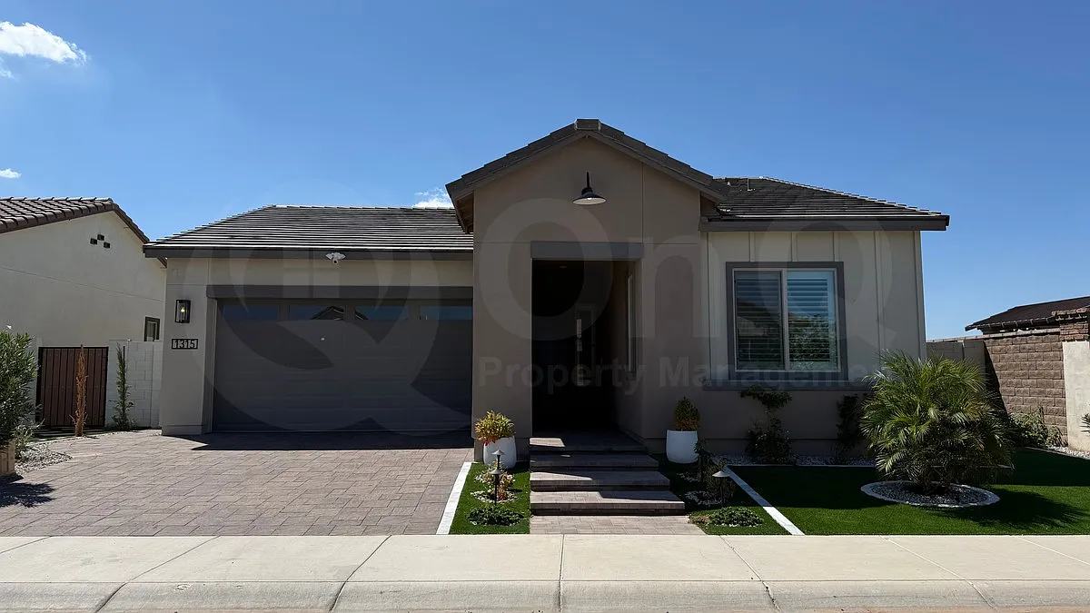 3 bed, 2.5 bath, 2407 sqft, $3,700 — Photo 2
