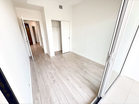 5th image of 97 W Georgia St #1709