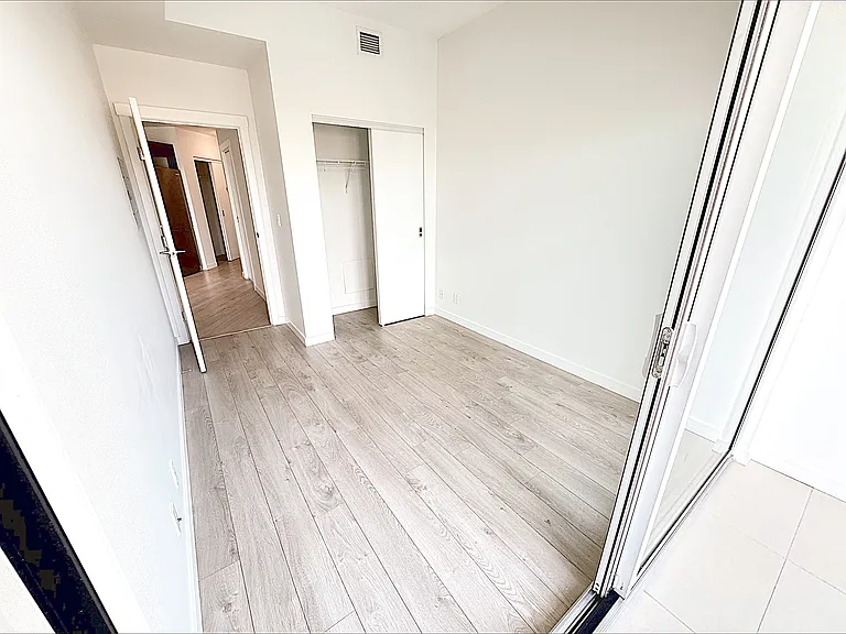 97 W Georgia St #1709 — Photo 5