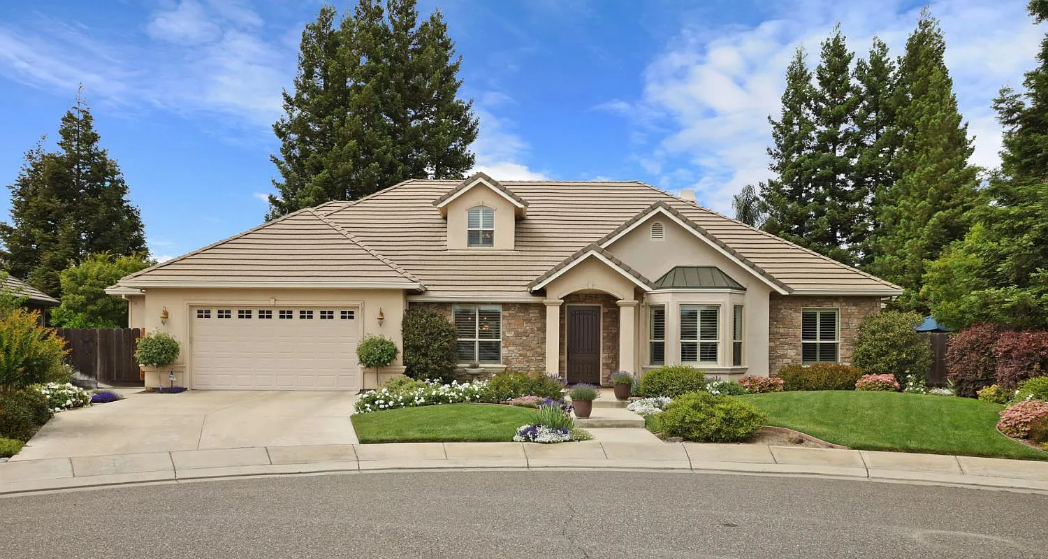 1037 Olson Ct photo 1