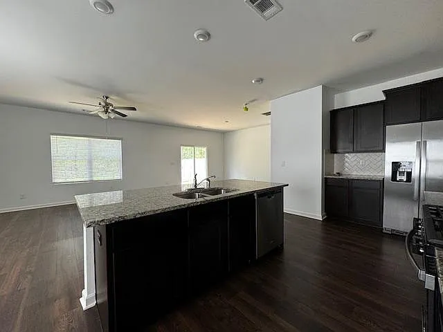 240 Chelsea Park Dr — Photo 16