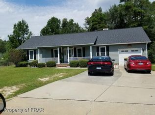 822 Eagle Landing Dr, Hope Mills, NC 28348