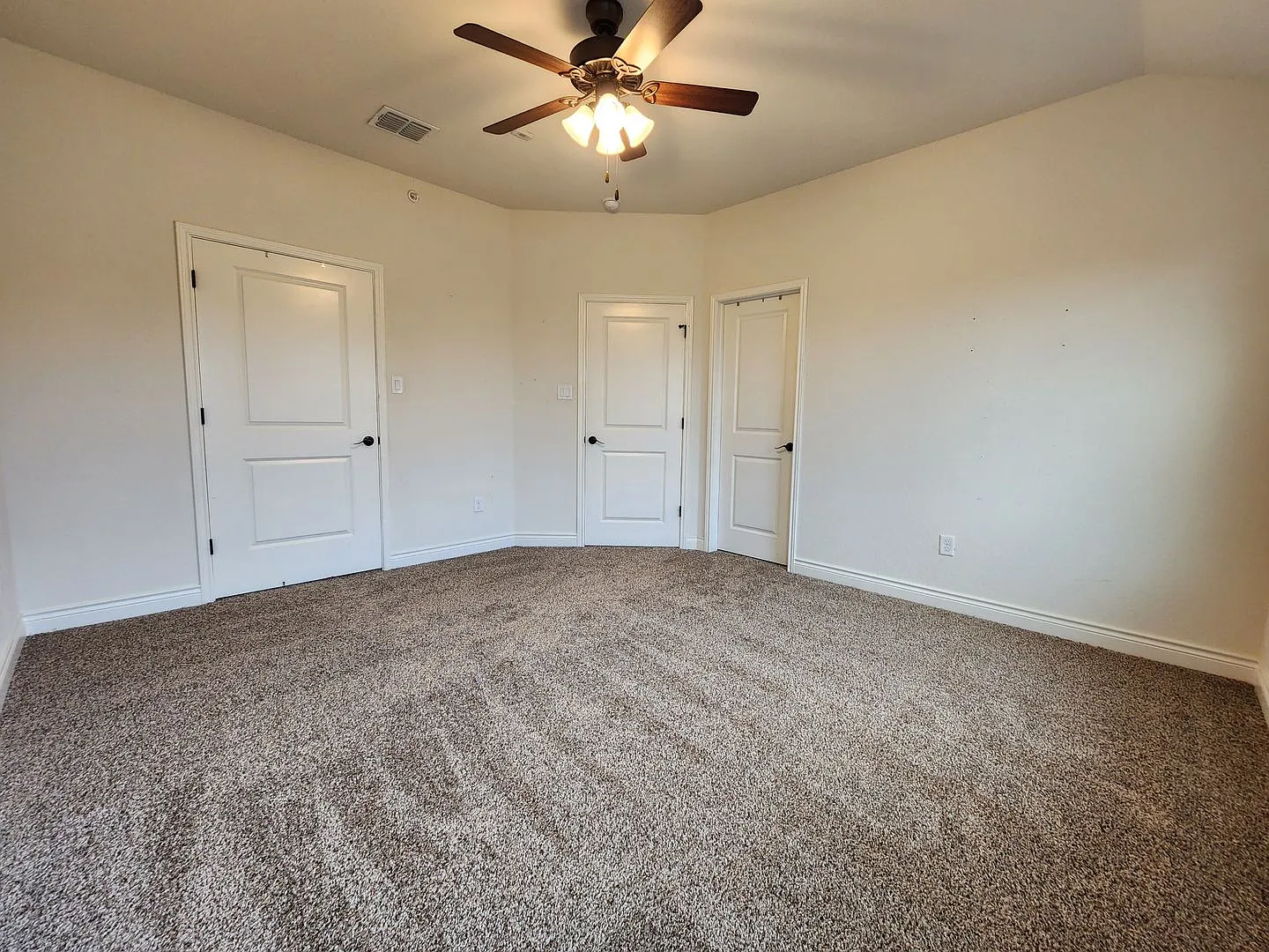1 Month Free Rent 3/2.5/1.5 Fourplex with Granite Countertops, 9ft Ceilings, Fridge, Washer, Drye... — Photo 4