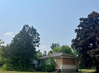 2425 Clement St, Flint, MI 48504