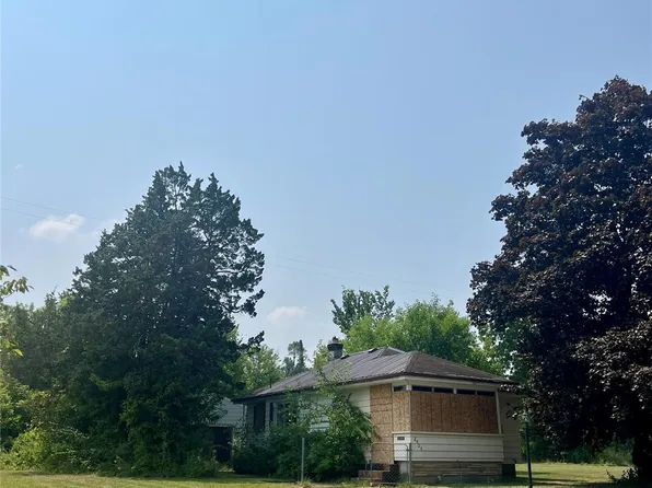 2425 Clement St, Flint, MI 48504