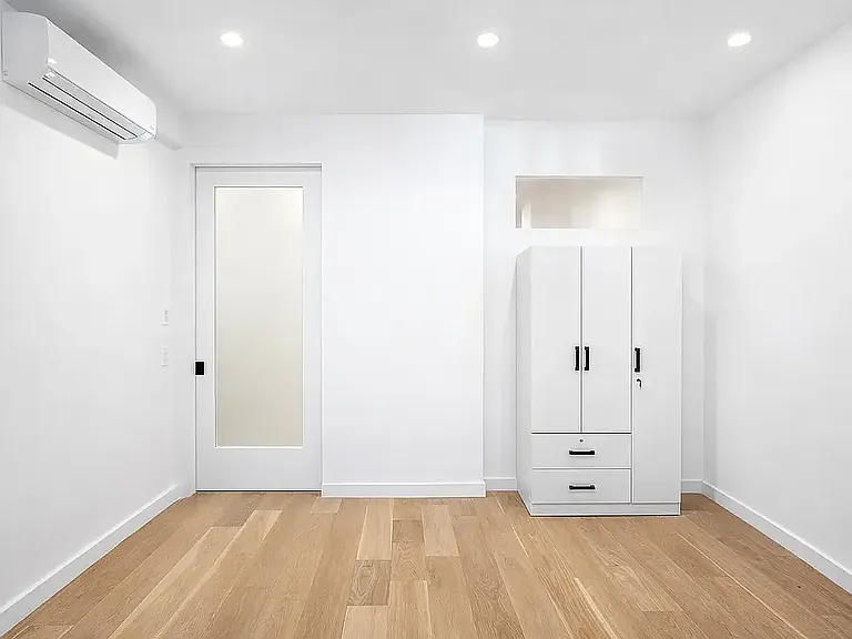 27-16 Newtown Ave #1R — Photo 5