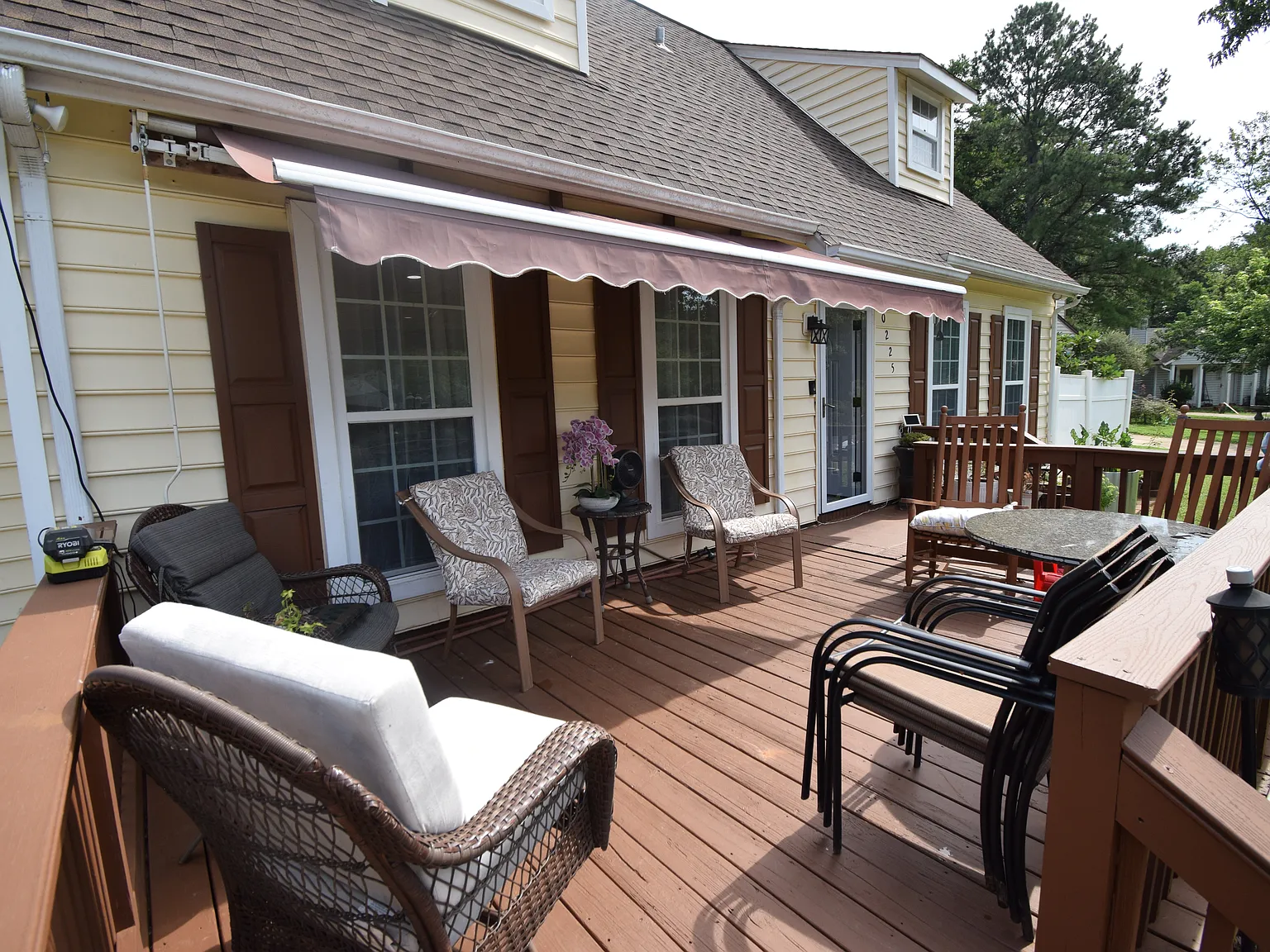 4 bed, 1400 sqft, $2,300 — Photo 3