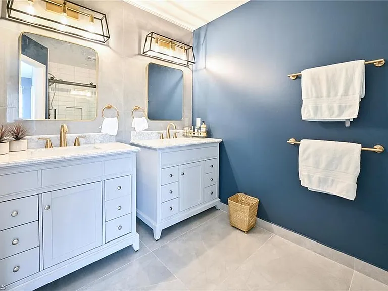 981 Hampton Cir #119 — Photo 15