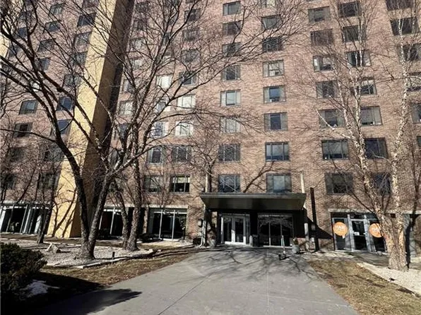 600 E 8th St APT 3M, Kansas City, MO 64106