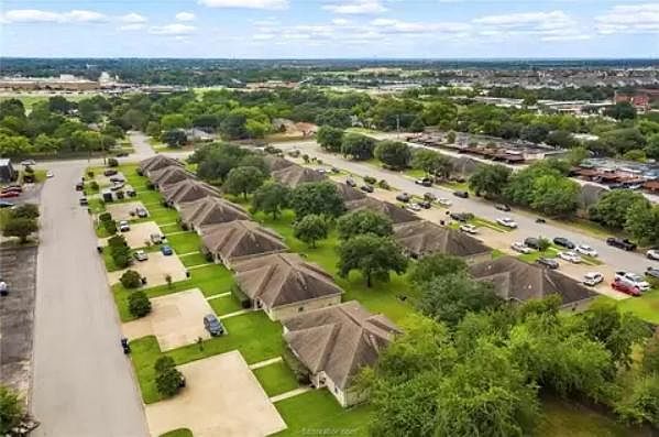 1st image of 1714 Medina Dr