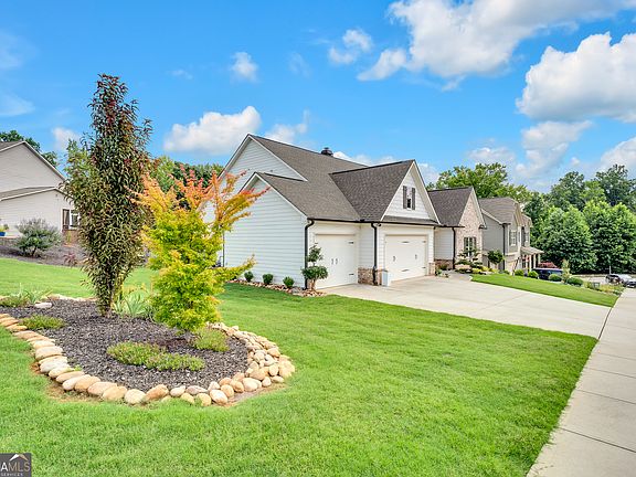 2nd image of 221 Morris Creek Dr