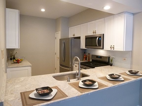 4th image of 553 Woodhaven Dr