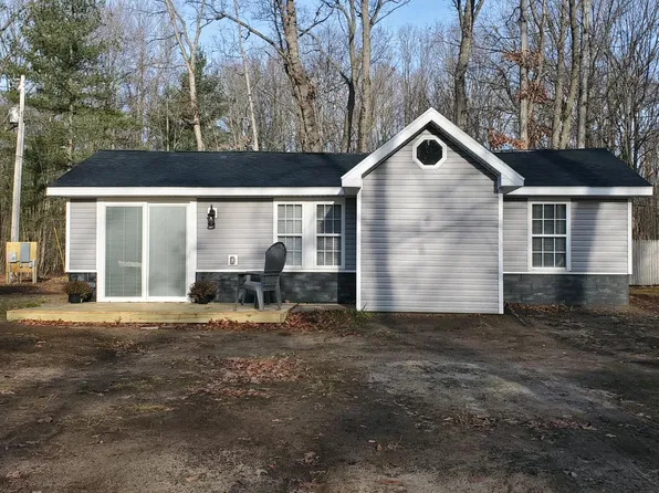 6562 E Borowski Rd, Fountain, MI 49410