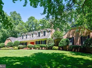 10702 Regency Forest Dr, Vienna, VA 22181