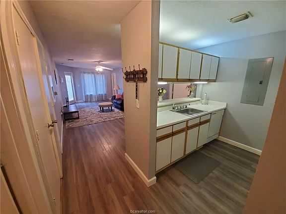 2nd image of 523 Southwest Pkwy APT 102