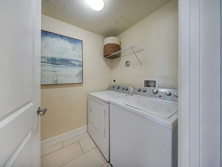 Solle Davie Luxury Apartments — Photo 10
