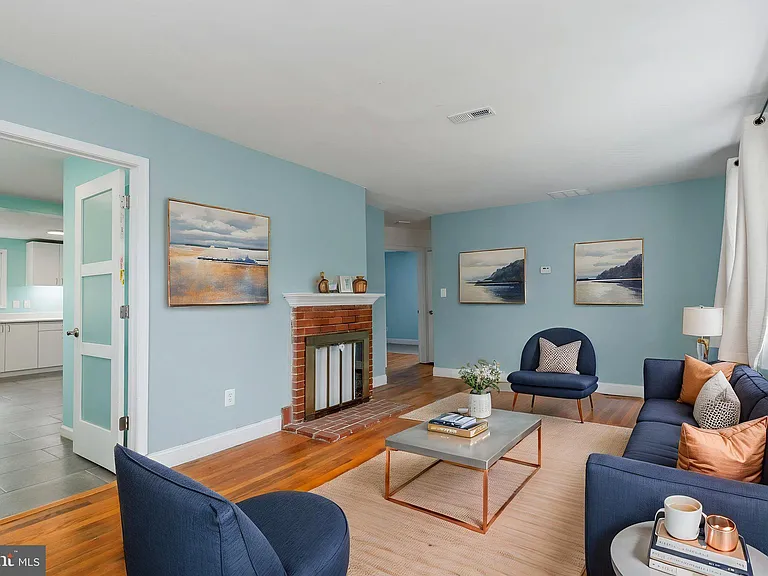 6823 Barrett Rd — Photo 6