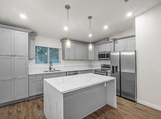 1809 Devon Pl, Vista, CA 92084