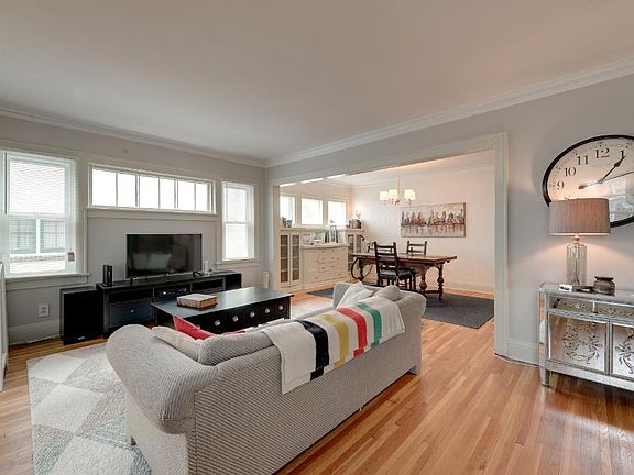 2nd image of 2143 Saint Clair Ave