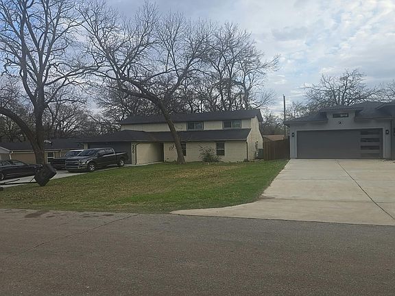 2nd image of 306 Linkview Dr