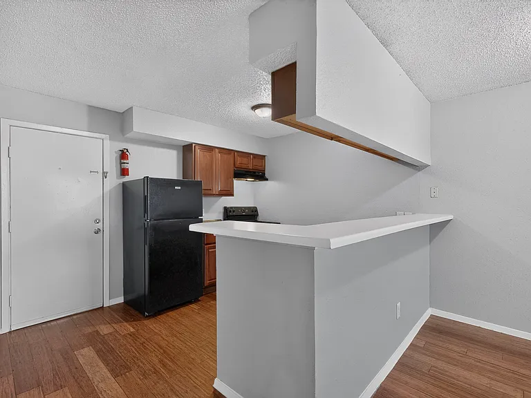 400 Raymond St #16 — Photo 18