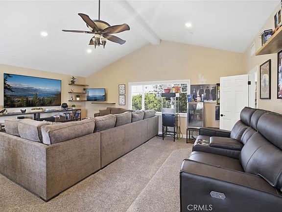 3rd image of 2033 Holiday Rd